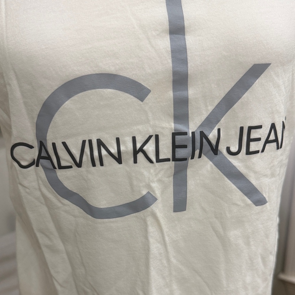 Calvin Klein Jeans White Crop Top - Picture 2 of 8
